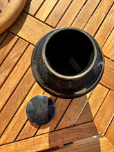 Lade das Bild in den Galerie-Viewer, Urne Blacka