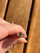 Lade das Bild in den Galerie-Viewer, Fermeture collier urne infini