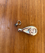 Lade das Bild in den Galerie-Viewer, Asche Anhänger Tropfen LARMRUBY