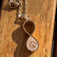 Lade das Bild in den Galerie-Viewer, Pendentif urne infini