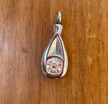 Lade das Bild in den Galerie-Viewer, Bijoux Funéraire : LarmRuby - photo 1