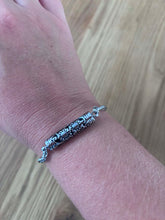 Lade das Bild in den Galerie-Viewer, Bracelet funéraire cyclindre