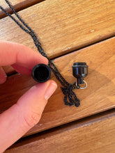 Lade das Bild in den Galerie-Viewer, collier funeraire chat souvenir pendentif porte