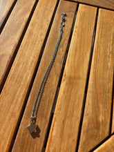 Lade das Bild in den Galerie-Viewer, collier-urne-animal