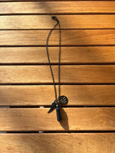 Lade das Bild in den Galerie-Viewer, collier urne chat angel noir porte vue ensemble