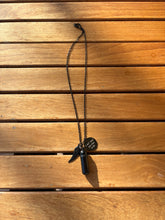 Lade das Bild in den Galerie-Viewer, collier urne pour homme