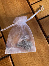 Lade das Bild in den Galerie-Viewer, collier urne pendentif dans pochette