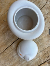 Lade das Bild in den Galerie-Viewer, Urne Chat céramique blanche - photo 5