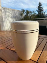 Lade das Bild in den Galerie-Viewer, urne cineraire blanche