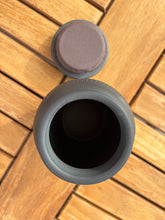 Lade das Bild in den Galerie-Viewer, urne cineraire terra ouverte vue du dessus