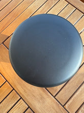 Lade das Bild in den Galerie-Viewer, urne pour enterrement noire