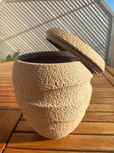 Lade das Bild in den Galerie-Viewer, Urne funéraire biodégradable - photo 1