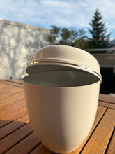 Lade das Bild in den Galerie-Viewer, urne funeraire blanche