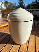 Lade das Bild in den Galerie-Viewer, urne mandalay blanche de dos