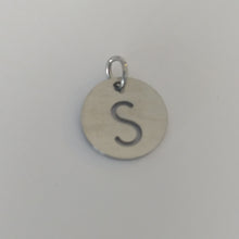 Lade das Bild in den Galerie-Viewer, Bijoux Alphabet - détail