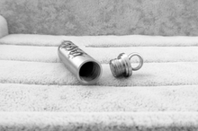 Lade das Bild in den Galerie-Viewer, Asche Anhänger Drache Silber