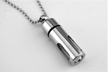 Lade das Bild in den Galerie-Viewer, pendentif cineraire transparent argent