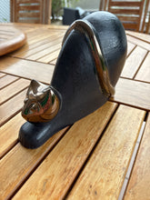 Lade das Bild in den Galerie-Viewer, Gold Head Cat Urn
