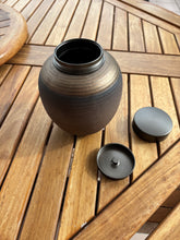 Lade das Bild in den Galerie-Viewer, Urne KOKIA
