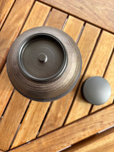 Lade das Bild in den Galerie-Viewer, Urne KOKIA
