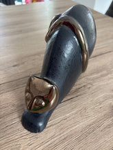 Lade das Bild in den Galerie-Viewer, Gold Head Cat Urn

