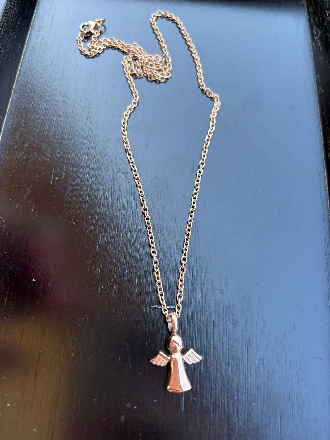 Collier urne ange rose