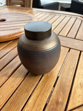 Lade das Bild in den Galerie-Viewer, Urne KOKIA
