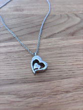 Lade das Bild in den Galerie-Viewer, Collier Cinéraire Double Cœur Argent - photo 1
