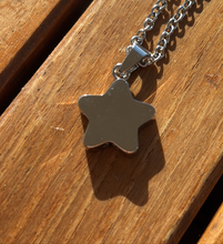 Lade das Bild in den Galerie-Viewer, collier urne etoile
