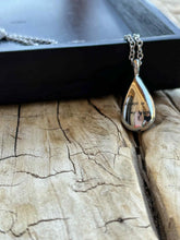 Lade das Bild in den Galerie-Viewer, Collier Urne Goutte - photo 1
