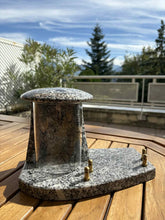 Lade das Bild in den Galerie-Viewer, Lanterne funéraire en Granit Gris - photo 1
