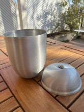 Lade das Bild in den Galerie-Viewer, urne cineraire argentee
