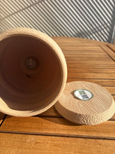 Lade das Bild in den Galerie-Viewer, urne biodegradable plante
