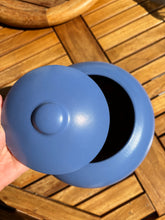 Lade das Bild in den Galerie-Viewer, urne bleue celes bio
