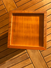 Lade das Bild in den Galerie-Viewer, urne bois arbre de vie vue du dessus
