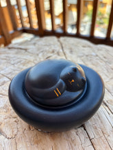 Lade das Bild in den Galerie-Viewer, urne funeraire chat ceramique noire
