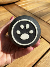 Lade das Bild in den Galerie-Viewer, urne cineraire lapin vue du dessous patte 
