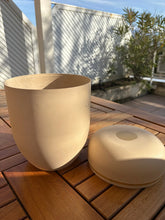 Lade das Bild in den Galerie-Viewer, Urne Composite Beige - photo 5
