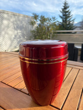 Lade das Bild in den Galerie-Viewer, urne pour enterrement rouge
