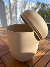 Lade das Bild in den Galerie-Viewer, urne funeraire beige
