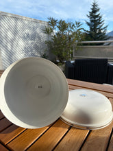 Lade das Bild in den Galerie-Viewer, urne funeraire metal blanc et argent"
