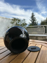 Lade das Bild in den Galerie-Viewer, urne funeraire sphere chat ouverte
