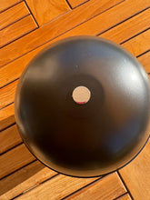 Lade das Bild in den Galerie-Viewer, Urne Métal Canada Noire - photo 3
