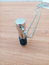 Lade das Bild in den Galerie-Viewer, Urne Pendentif Cylindre Bleu - photo 2

