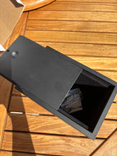 Lade das Bild in den Galerie-Viewer, urne photo saly ouverte
