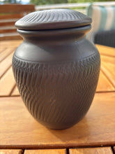 Lade das Bild in den Galerie-Viewer, Urne TERRA - photo 3

