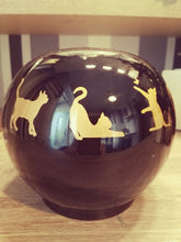 Lade das Bild in den Galerie-Viewer, Cat Sphere Cremation Urn

