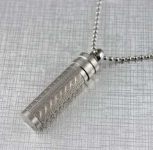 Lade das Bild in den Galerie-Viewer, urne pendentif troli
