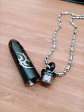 Lade das Bild in den Galerie-Viewer, Asche Anhänger Kugel schwarz 
